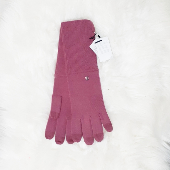 Lululemon Scroll On Knit Gloves

Misty Merlot - Picture 2 of 4